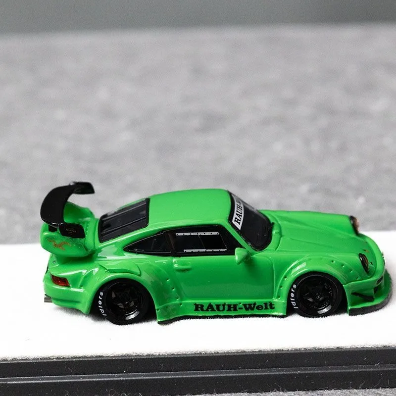 1/64 Scale Diecast Porsche 930 Model in Green 5 1/64 Scale Diecast Porsche 930 Model in Green - Image 5