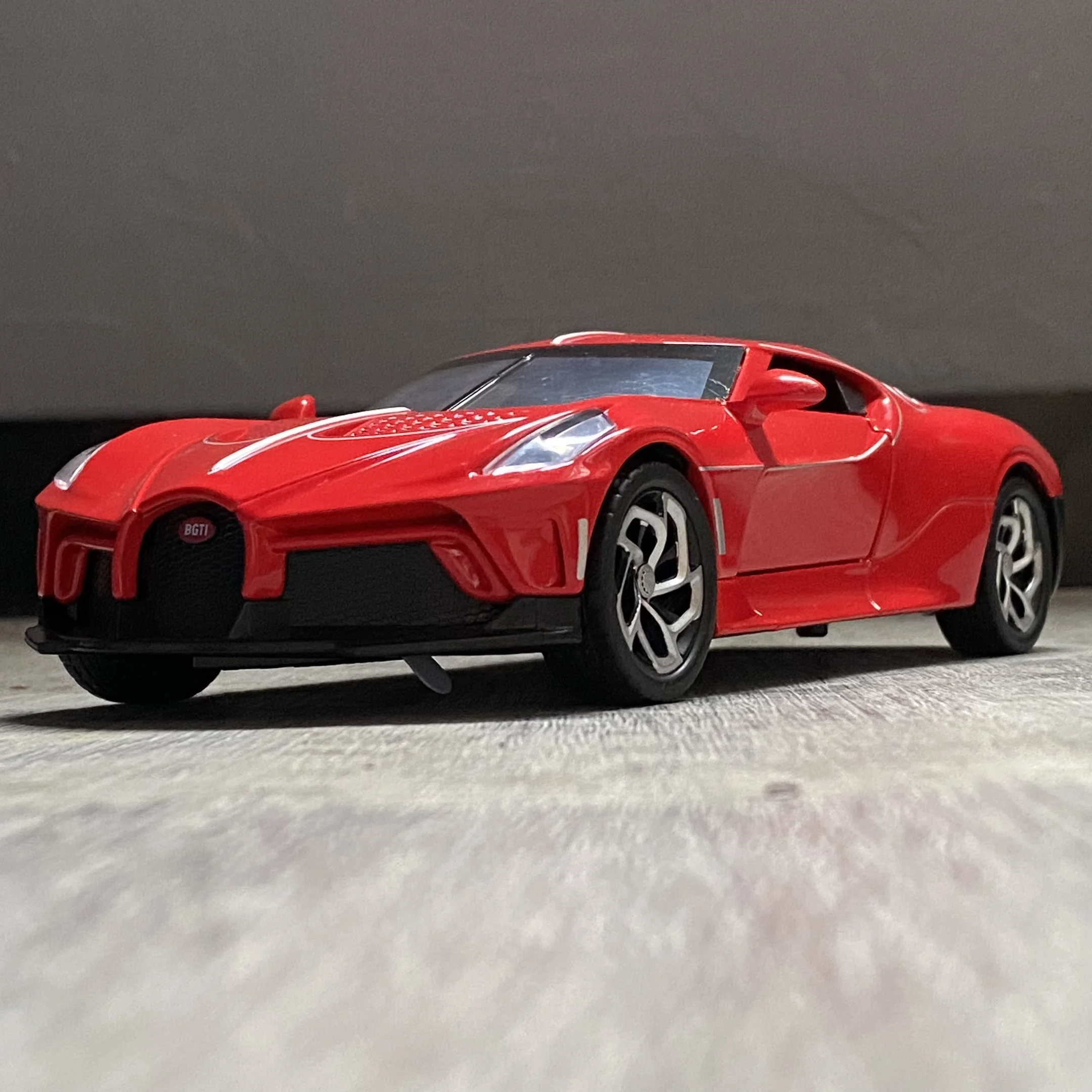 1:24 Scale Bugatti La Voiture Noire Model Car 5 1:24 Scale Bugatti La Voiture Noire Model Car - Image 5