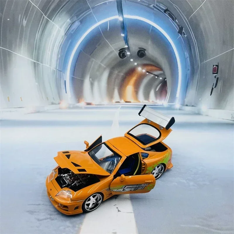 1995 Toyota Sudomachi Charger 1:24 Diecast Model 5 1995 Toyota Sudomachi Charger 1:24 Diecast Model - Image 5