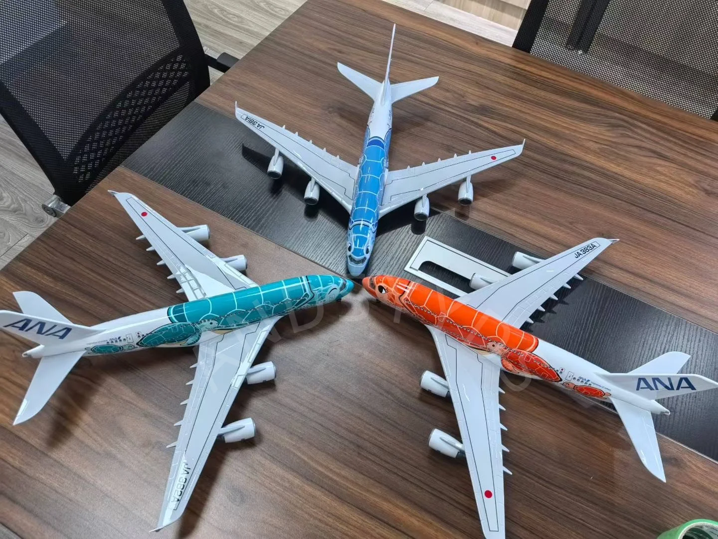 Airbus A380 1/160 Scale Model with LED Light 6 Airbus A380 1/160 Scale Model with LED Light - Image 6