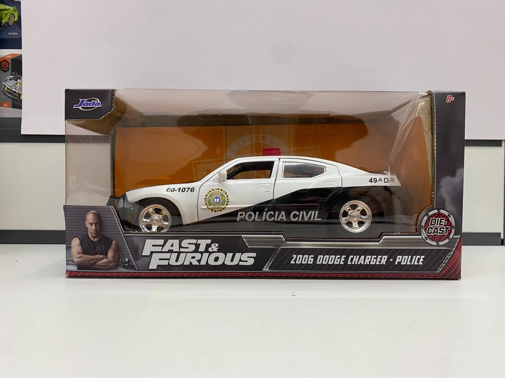 2006 Dodge Charger Police Car Diecast Model 1:24 2 2006 Dodge Charger Police Car Diecast Model 1:24 - Image 2