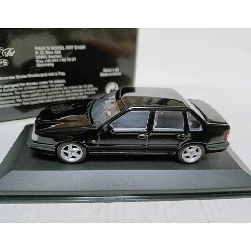 1:43 Scale Black Alloy Sedan Model Car 3 1:43 Scale Black Alloy Sedan Model Car - Image 3