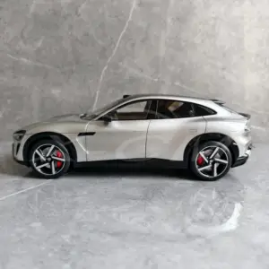 1/18 Diecast Model Car YU7 Metallic Green 18 S11b73acb72bc4f3097adf5da68615e5eY