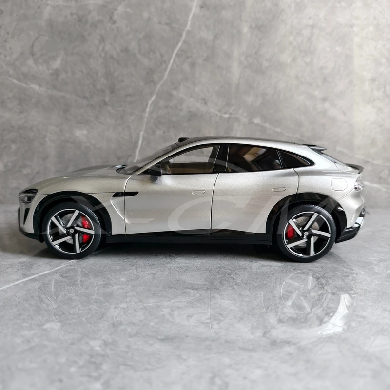 1/18 Diecast Model Car YU7 Metallic Green 9 1/18 Diecast Model Car YU7 Metallic Green - Image 9