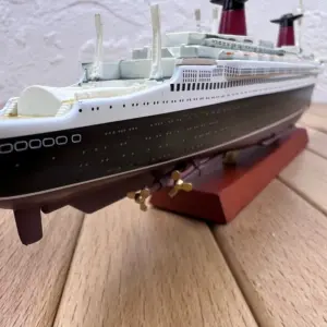 1:1250 Scale Classic Cruise Ship Model 9 S1369515e25f045e1a8d67c46f67fe57fe