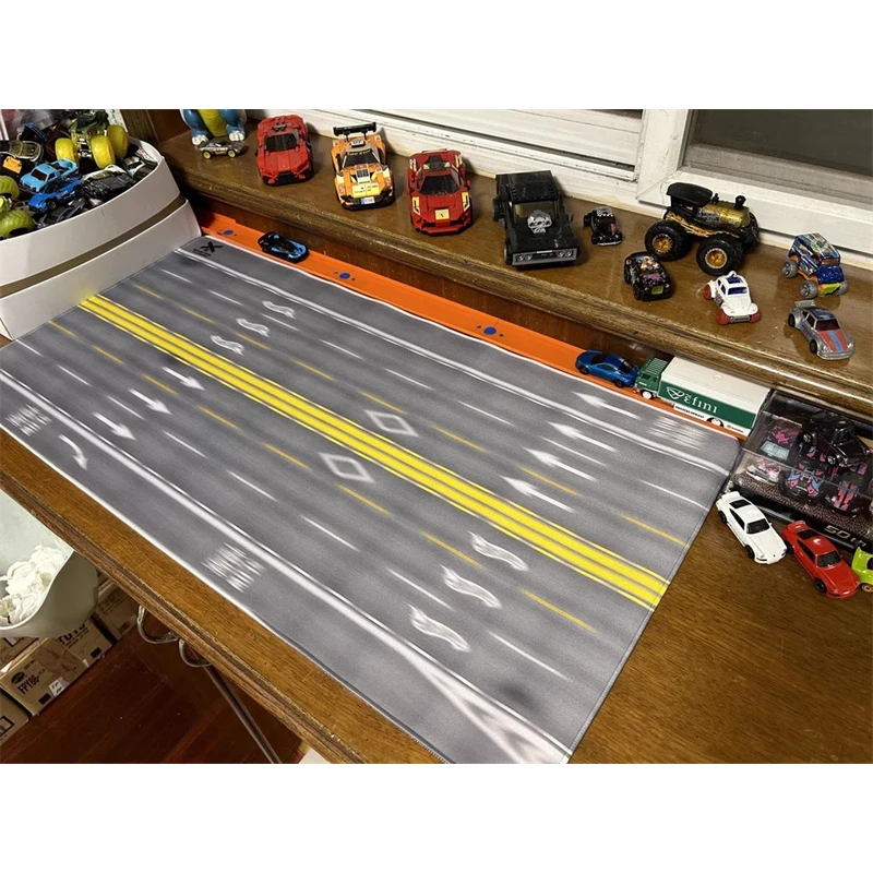 1:64 Scale Parking Lot Racing Track Mat 6 1:64 Scale Parking Lot Racing Track Mat - Image 6