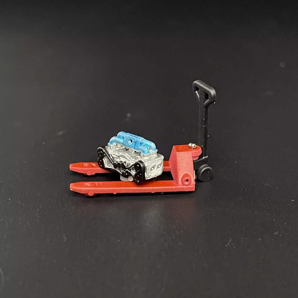 1/64 Scale Miniature Garage Scene Model 12 1/64 Scale Miniature Garage Scene Model - Image 12