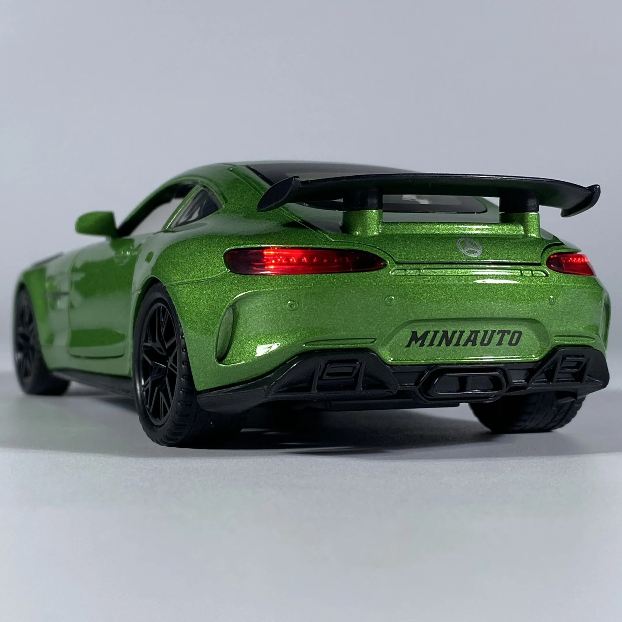 1:32 Scale Benz AMG GT Diecast Model Car 5 1:32 Scale Benz AMG GT Diecast Model Car - Image 5