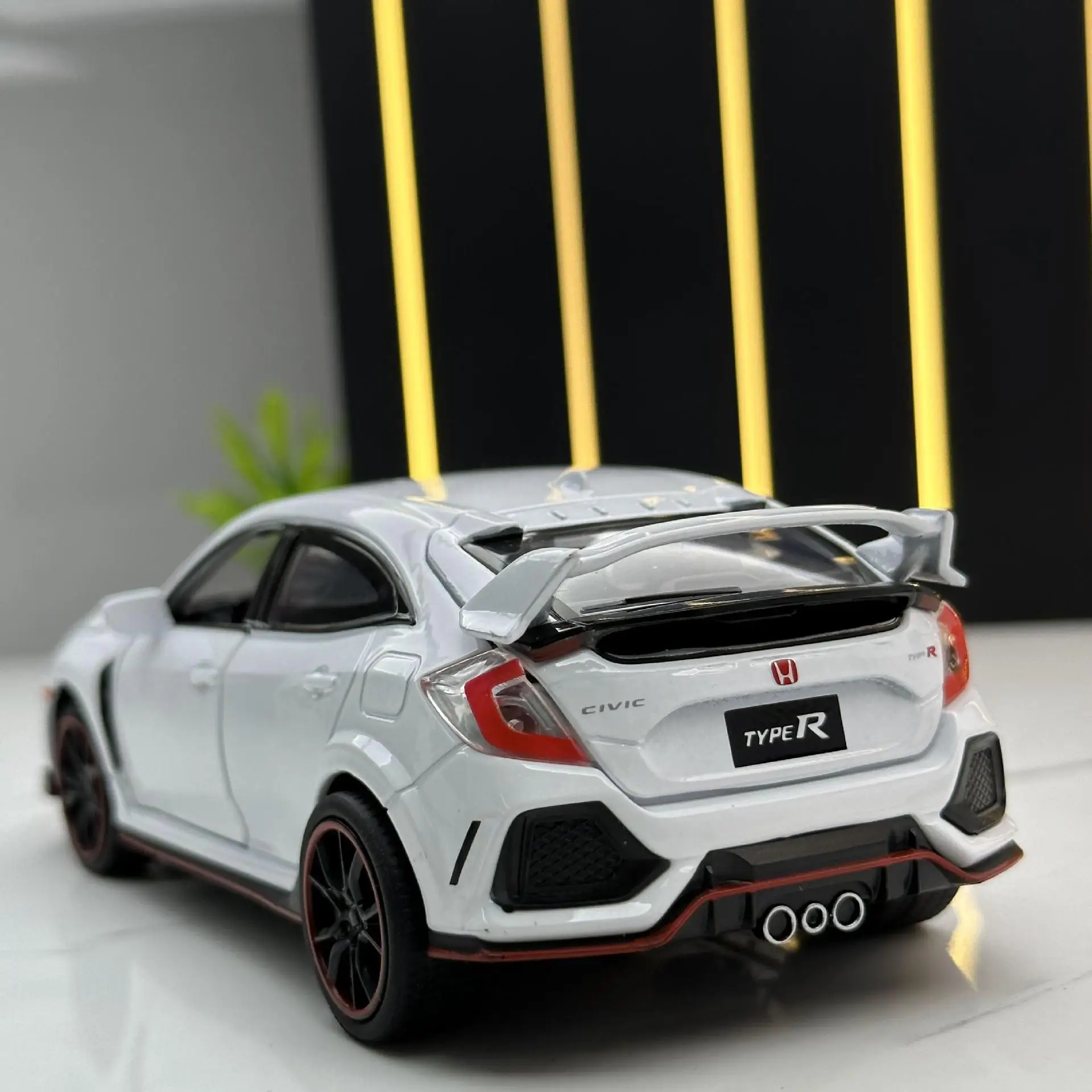 CIVIC TYPE R 1/32 Scale Die-Cast Model 5 CIVIC TYPE R 1/32 Scale Die-Cast Model - Image 5