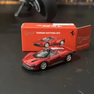 Bburago Ferrari Daytona SP3 Model Car Set 14 S1b5145acf733465aa82615c8f52b23b4q