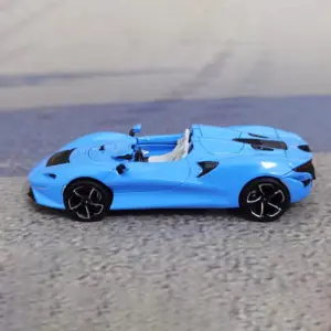 Diecast McLaren Elva M1A Model Car 1:64 Scale 11 S1c0c06ab682a405086e2c10c51d65e89m