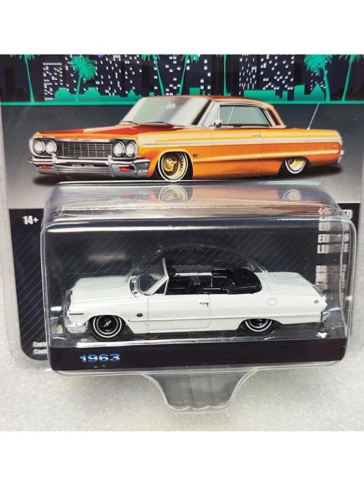 1963 Impala SS Convertible 1:64 Scale Model 3 1963 Impala SS Convertible 1:64 Scale Model - Image 3