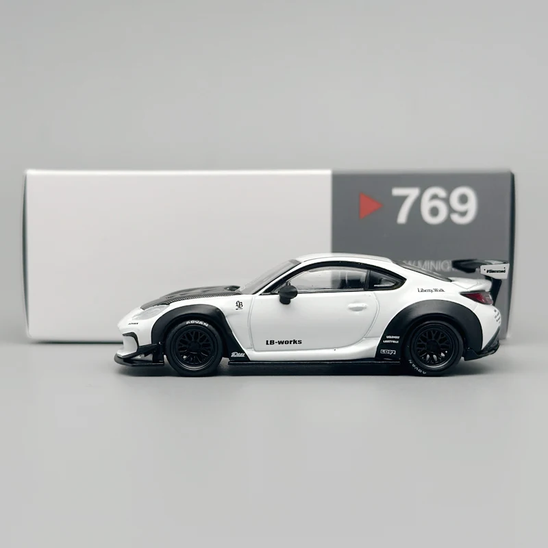 Toyota GR86 LB Nation 1:64 Diecast Model Car 2 Toyota GR86 LB Nation 1:64 Diecast Model Car - Image 2