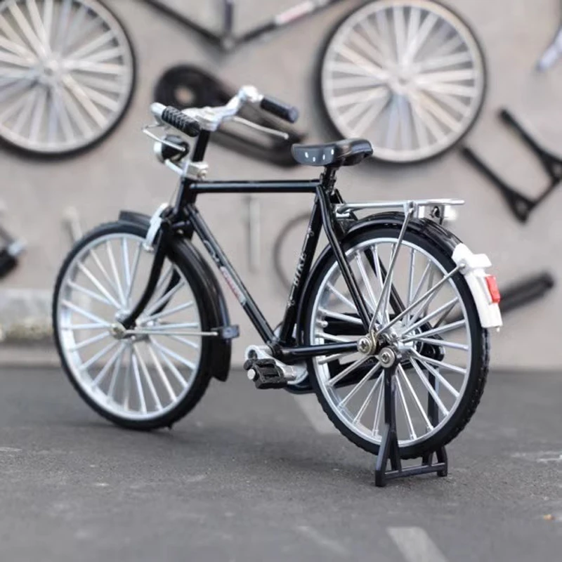 1:10 Scale Vintage Die-Cast Mini Bicycle Model 5 1:10 Scale Vintage Die-Cast Mini Bicycle Model - Image 5