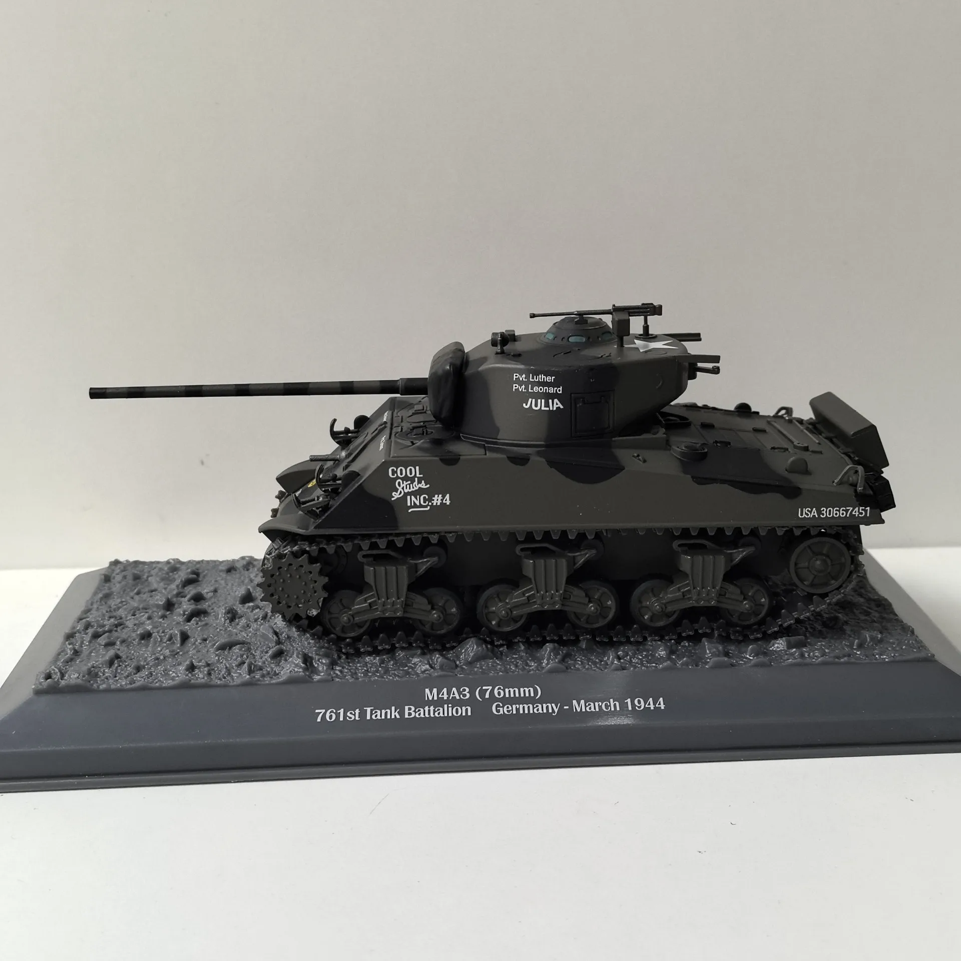 Diecast IXO 1/43 M4A3 76mm Tank Model 2 Diecast IXO 1/43 M4A3 76mm Tank Model - Image 2