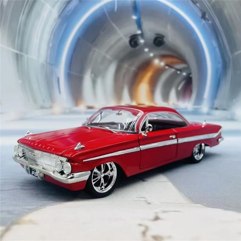 1961 Impala 1/24 Scale Diecast Model 8 1961 Impala 1/24 Scale Diecast Model - Image 8