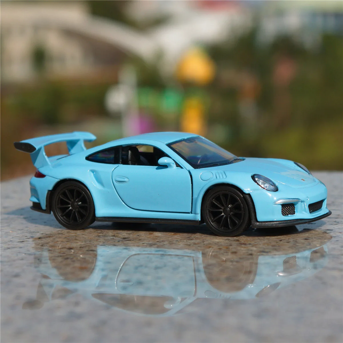 WELLY 1:36 Porsche 911 GT3 RS Diecast Model 3 WELLY 1:36 Porsche 911 GT3 RS Diecast Model - Image 3
