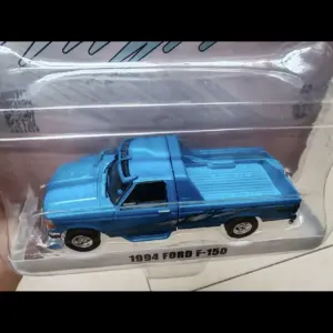 1994 Ford F-150 Bigfoot 1:64 Diecast Model 9 S1e22b80c9a4a44b0b1af9fa5bc77df48X