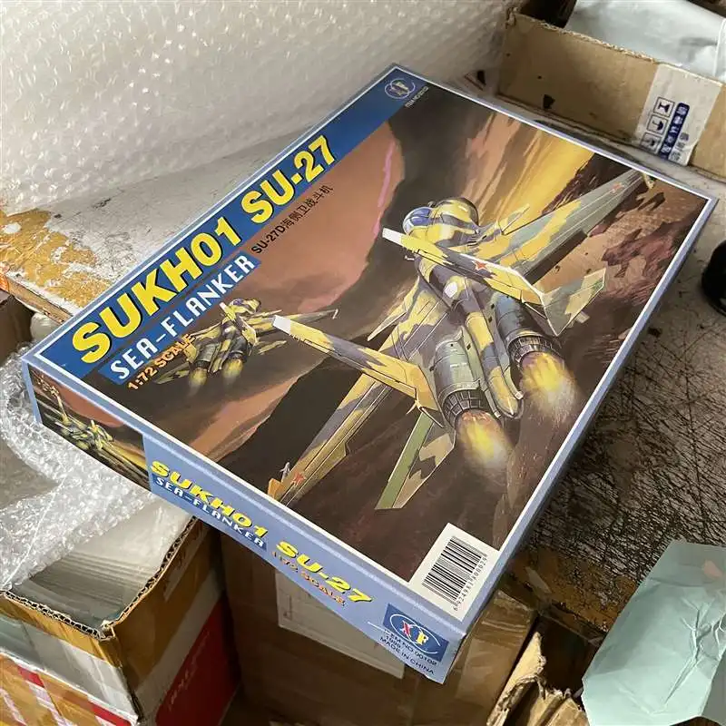 1/72 SU-27 Sea Flanker Model Assembly Kit 2 1/72 SU-27 Sea Flanker Model Assembly Kit - Image 2