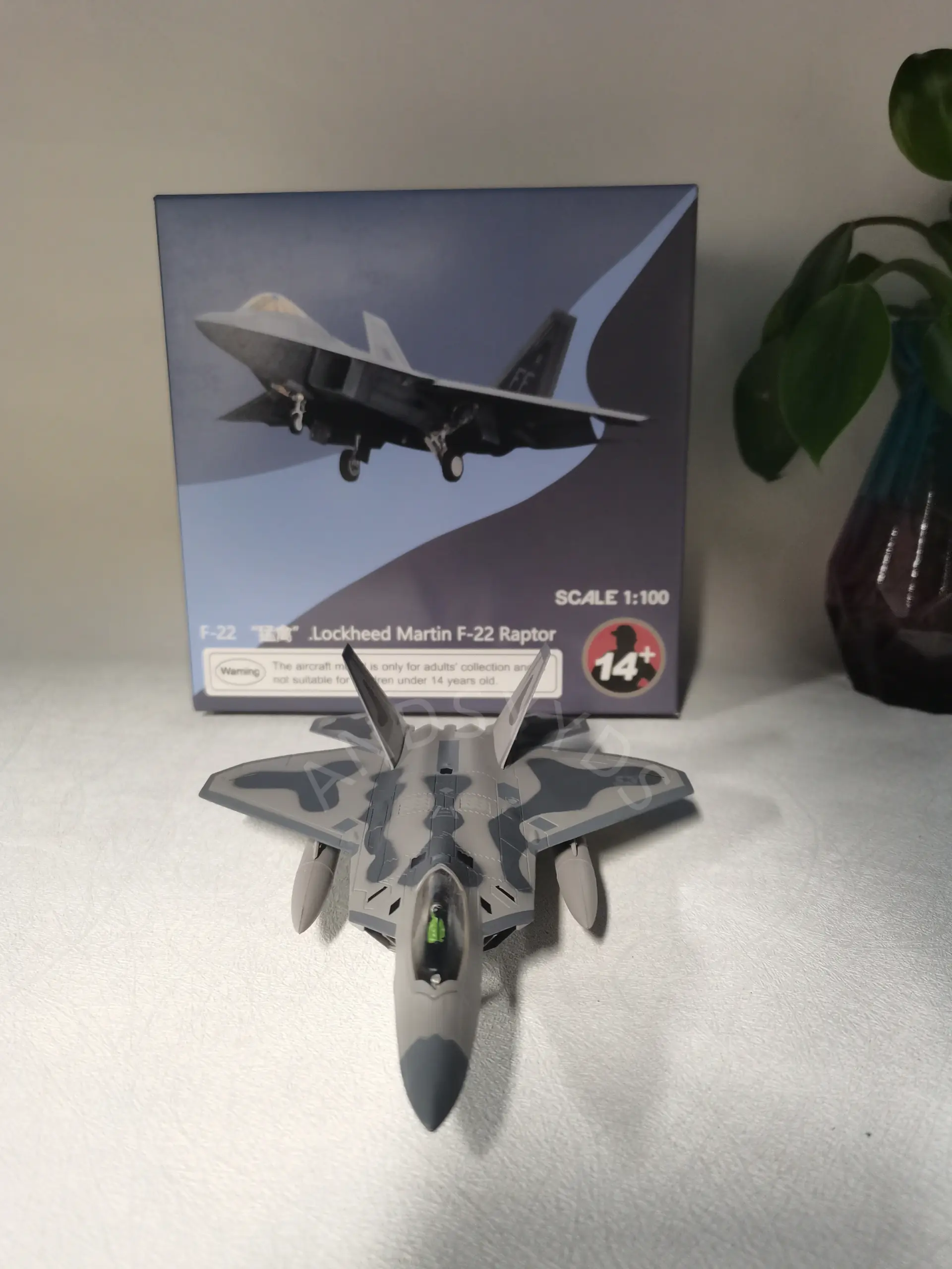 F22 Raptor Fighter Diecast Model 1/100 Scale 6 F22 Raptor Fighter Diecast Model 1/100 Scale - Image 6