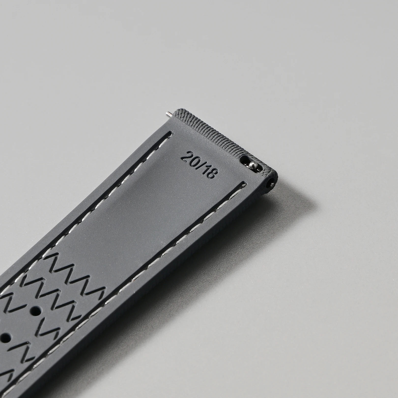 Premium FKM Watch Strap for Traditional Watches 5 Premium FKM Watch Strap for Traditional Watches - Image 5