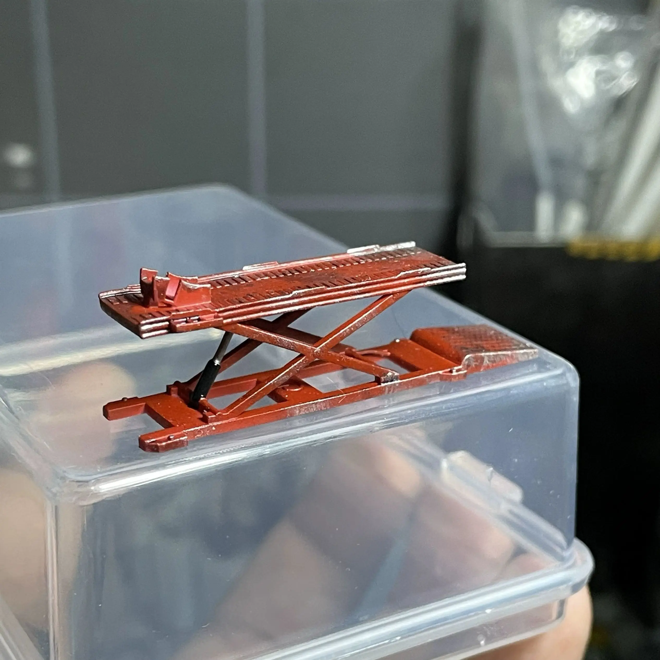 1/64 Motorcycle Lift Diorama Model with Bike 7 1/64 Motorcycle Lift Diorama Model with Bike - Image 7