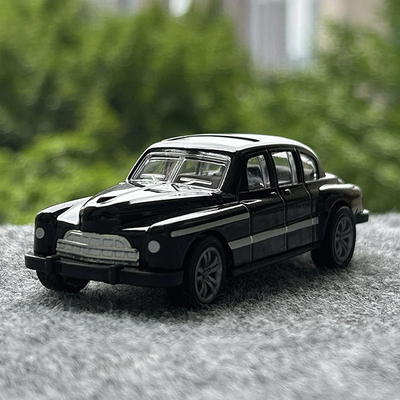 Classic Benz Diecast Model 1:43 Scale Black 2 Classic Benz Diecast Model 1:43 Scale Black - Image 2