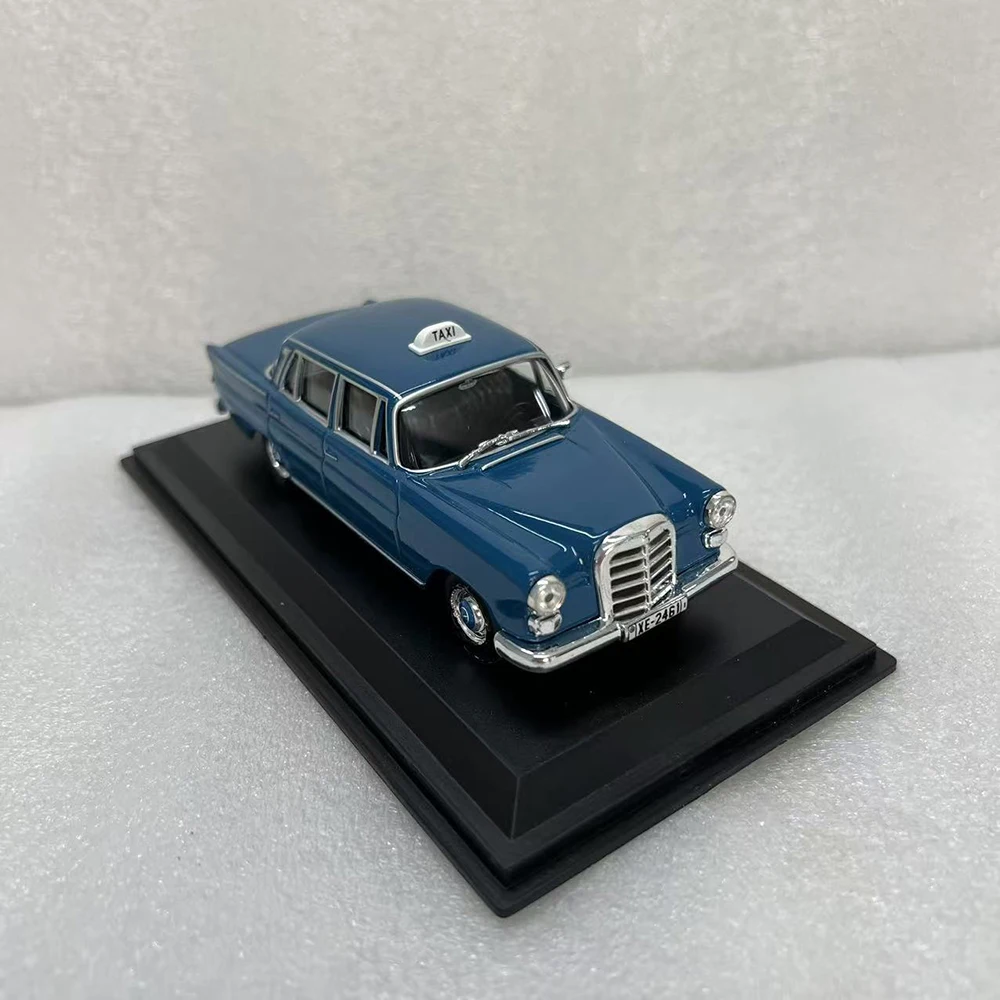 1:43 Scale Mercedes 200D Classic Model 5 1:43 Scale Mercedes 200D Classic Model - Image 5