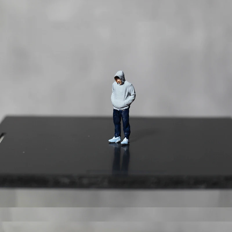 1:64 Scale Pink Helmet Motorcycle Girl Figure 4 1:64 Scale Pink Helmet Motorcycle Girl Figure - Image 4