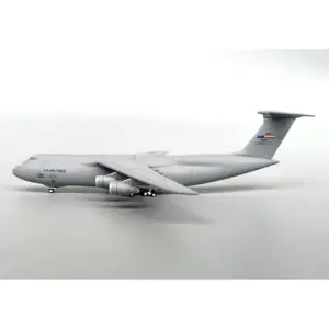 C-5M Heavy Transport Aircraft Model 1/400 Scale 8 S28c725d07f64436d9cfddb040366d0ec8