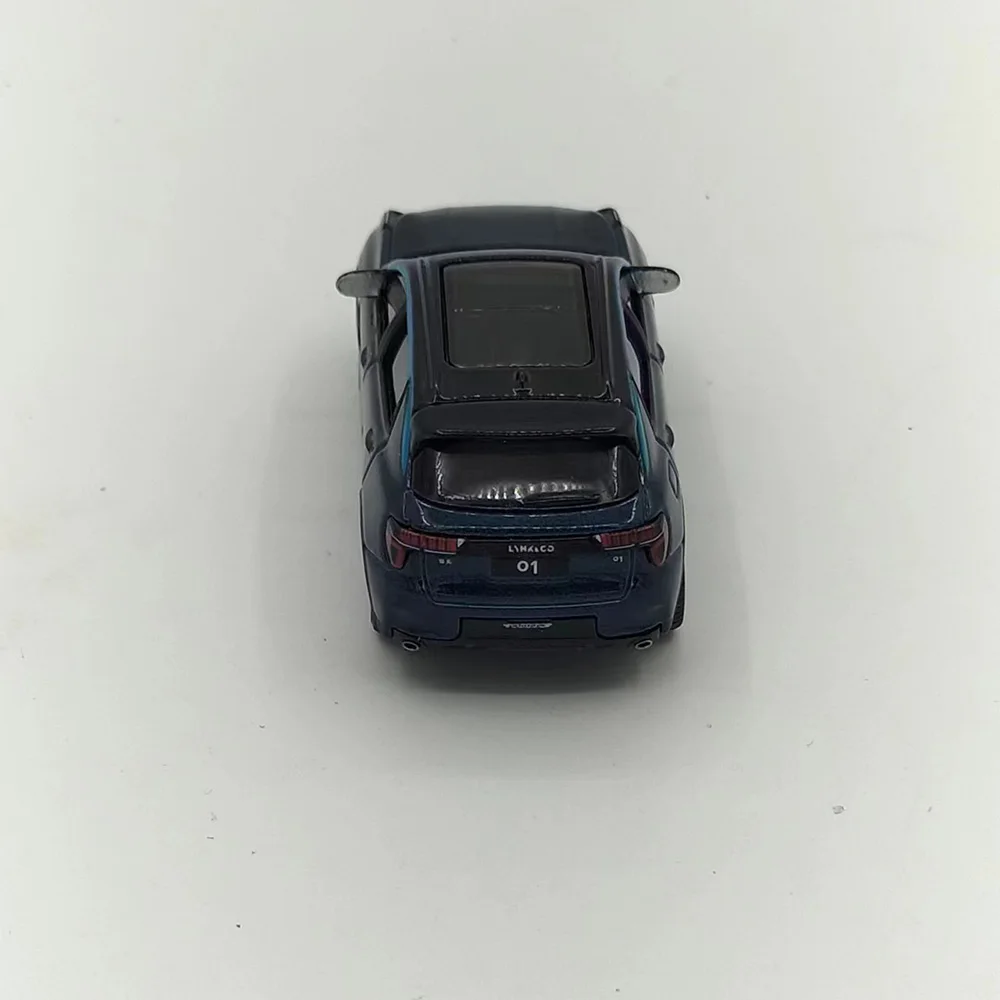 Lynk & Co 01 1:64 Scale Die-Cast Model Car 4 Lynk & Co 01 1:64 Scale Die-Cast Model Car - Image 4