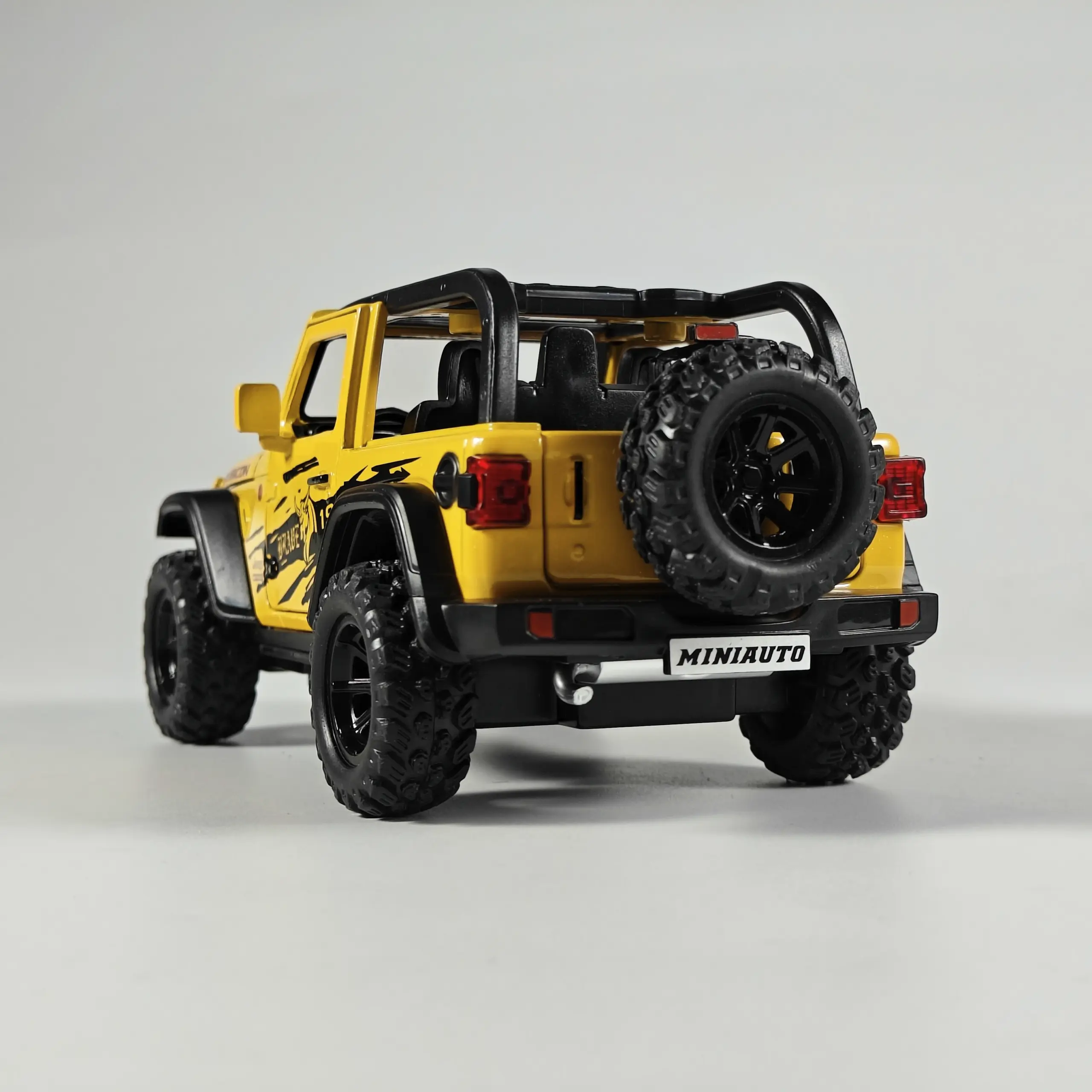 1:32 Scale Jeep Wrangler Rubicon Diecast Model 6 1:32 Scale Jeep Wrangler Rubicon Diecast Model - Image 6