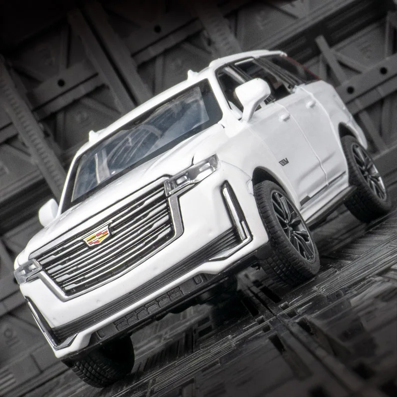 Cadillac Escalade 1:32 Diecast Model Vehicle 5 Cadillac Escalade 1:32 Diecast Model Vehicle - Image 5