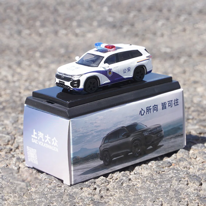 1:64 Scale White SUV Diecast Model Car 7 1:64 Scale White SUV Diecast Model Car - Image 7