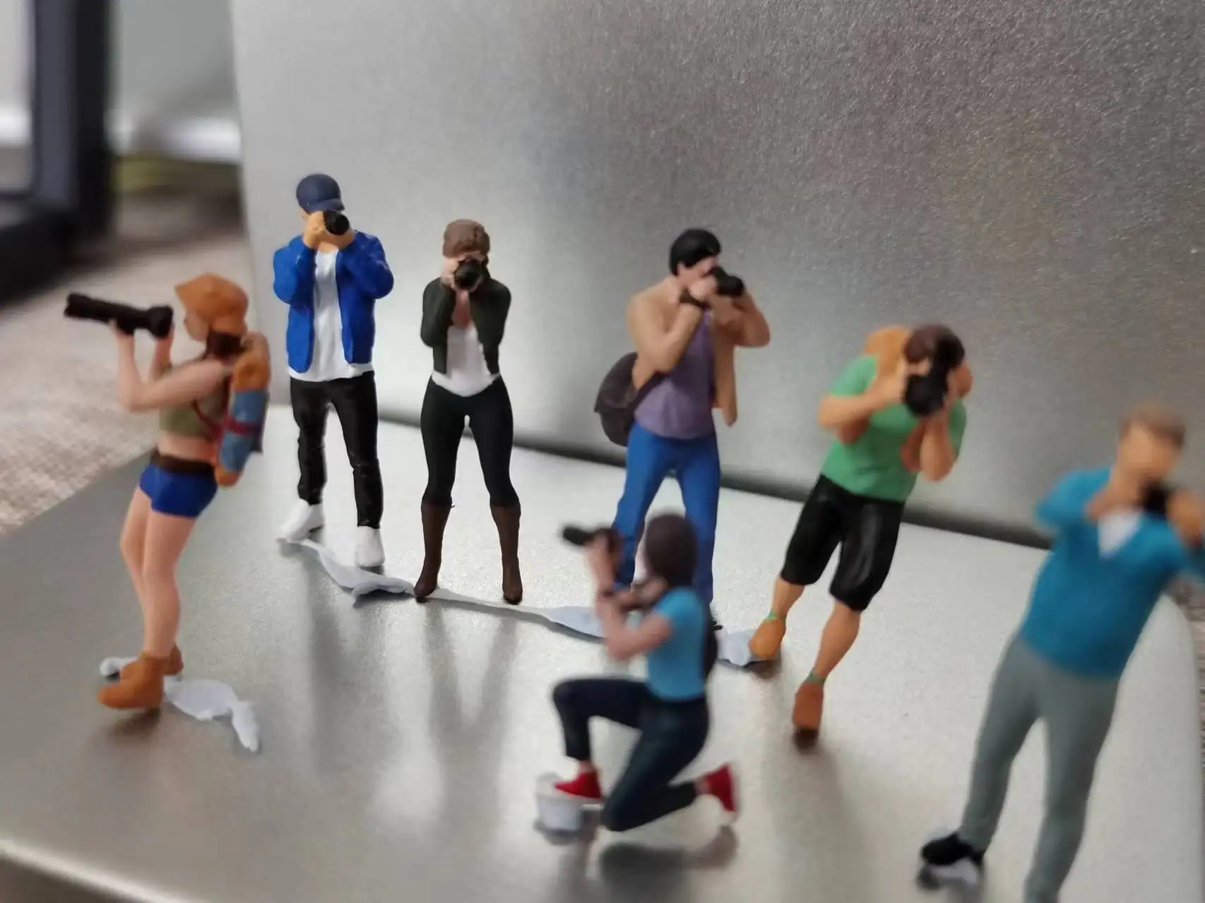 Resin Miniature Figures Set for Diorama 1:64 2 Resin Miniature Figures Set for Diorama 1:64 - Image 2