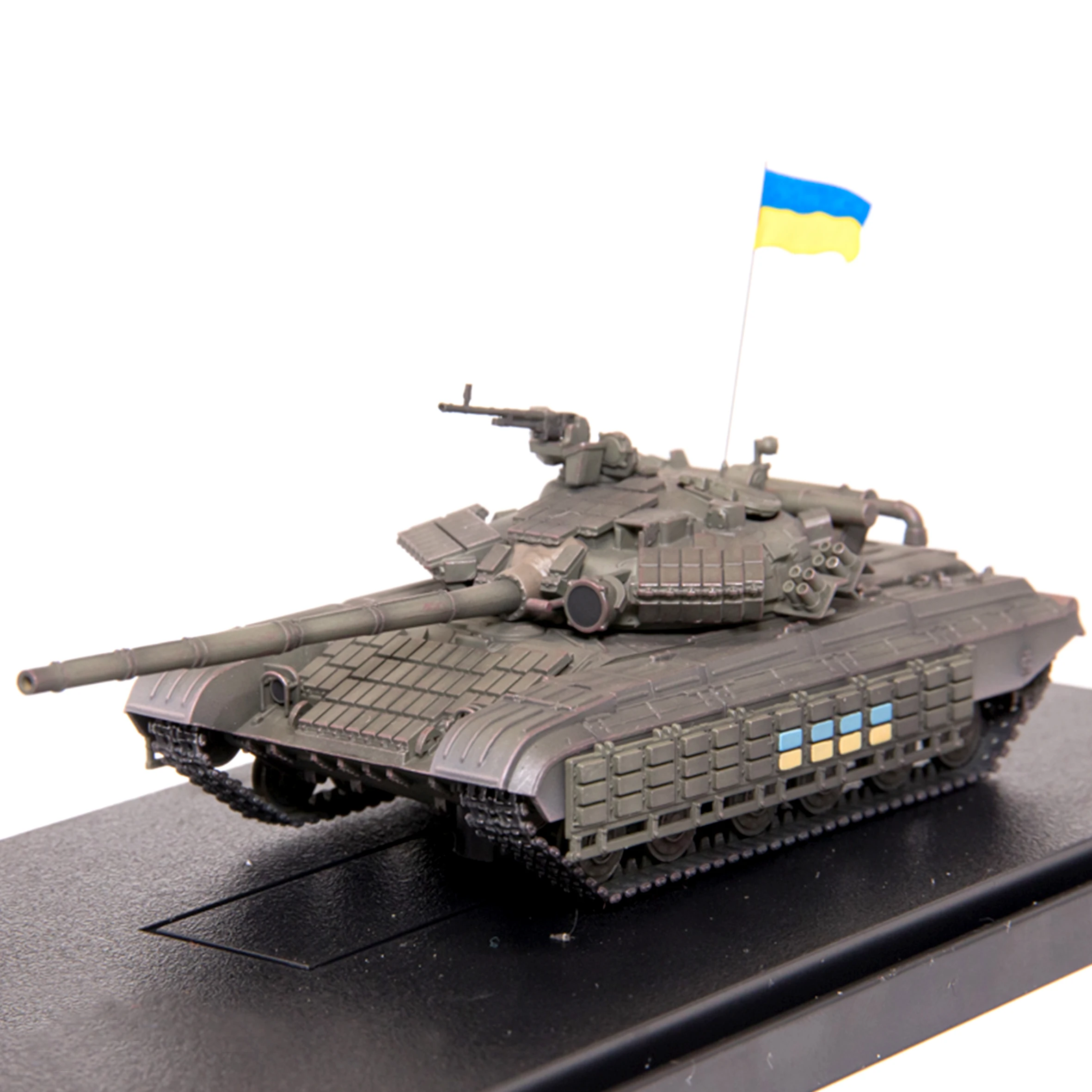 1:72 Scale Ukrainian T-64BV Tank Model 4 1:72 Scale Ukrainian T-64BV Tank Model - Image 4