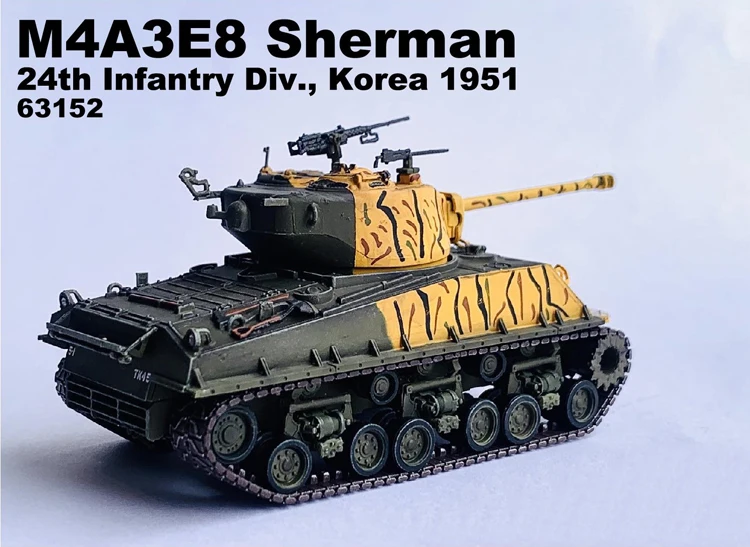 1:72 Scale M4A3E8 Sherman Tank Model 4 1:72 Scale M4A3E8 Sherman Tank Model - Image 4