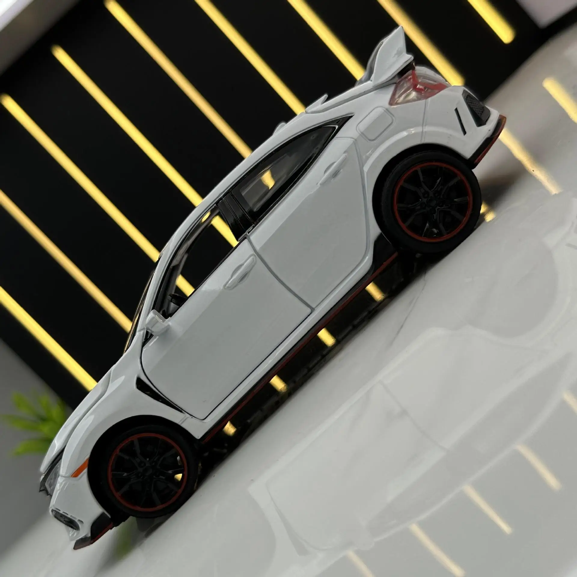 CIVIC TYPE R 1/32 Scale Die-Cast Model 4 CIVIC TYPE R 1/32 Scale Die-Cast Model - Image 4