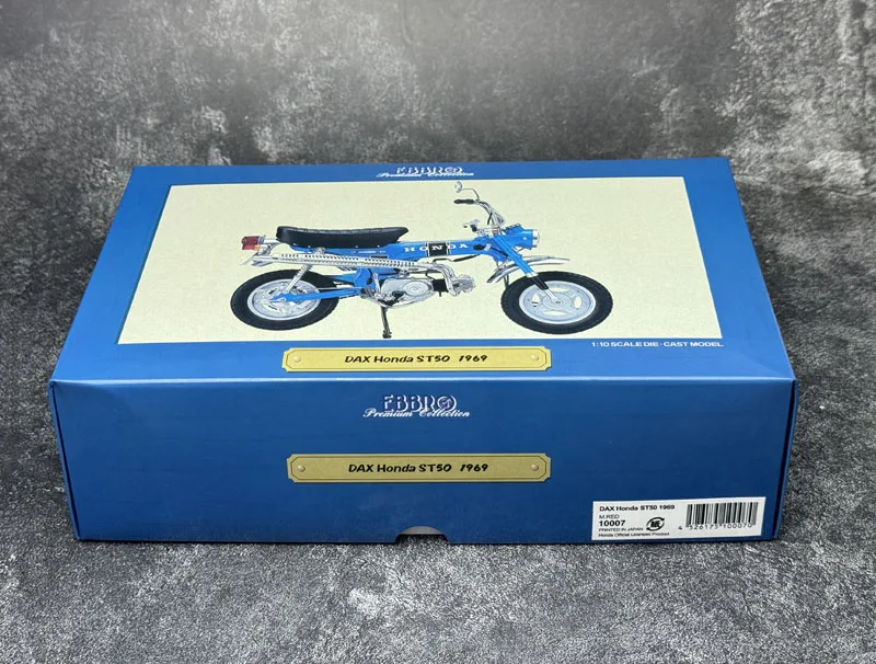 Diecast Model 1969 Honda DAX ST50 1:10 Scale 6 Diecast Model 1969 Honda DAX ST50 1:10 Scale - Image 6