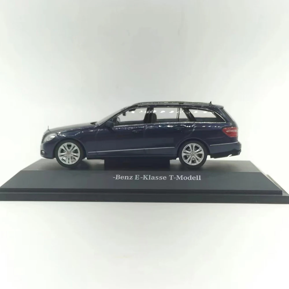 Die-Cast Benz E-Class Estate Model 1:43 Scale 4 Die-Cast Benz E-Class Estate Model 1:43 Scale - Image 4