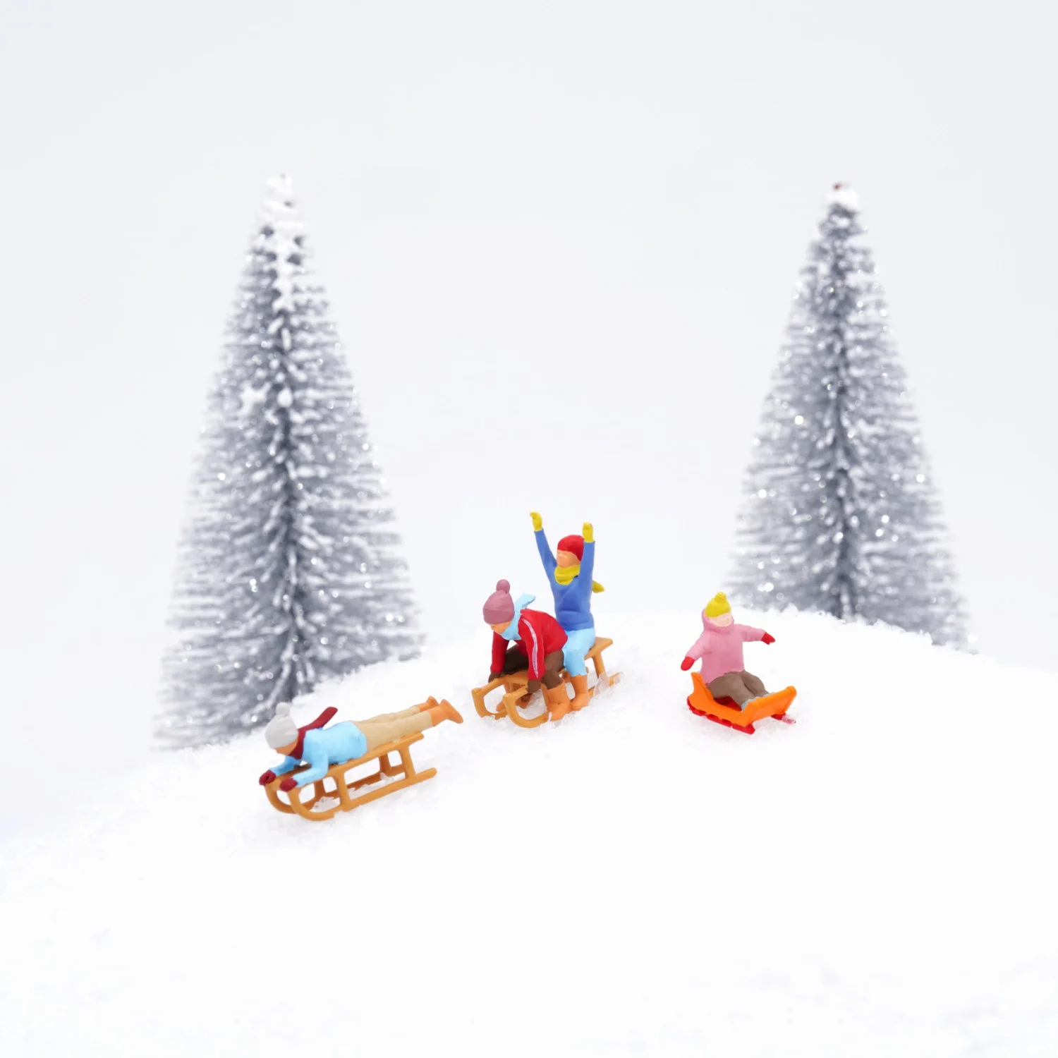 Winter Wonderland Resin Miniature Diorama Set 9 Winter Wonderland Resin Miniature Diorama Set - Image 9