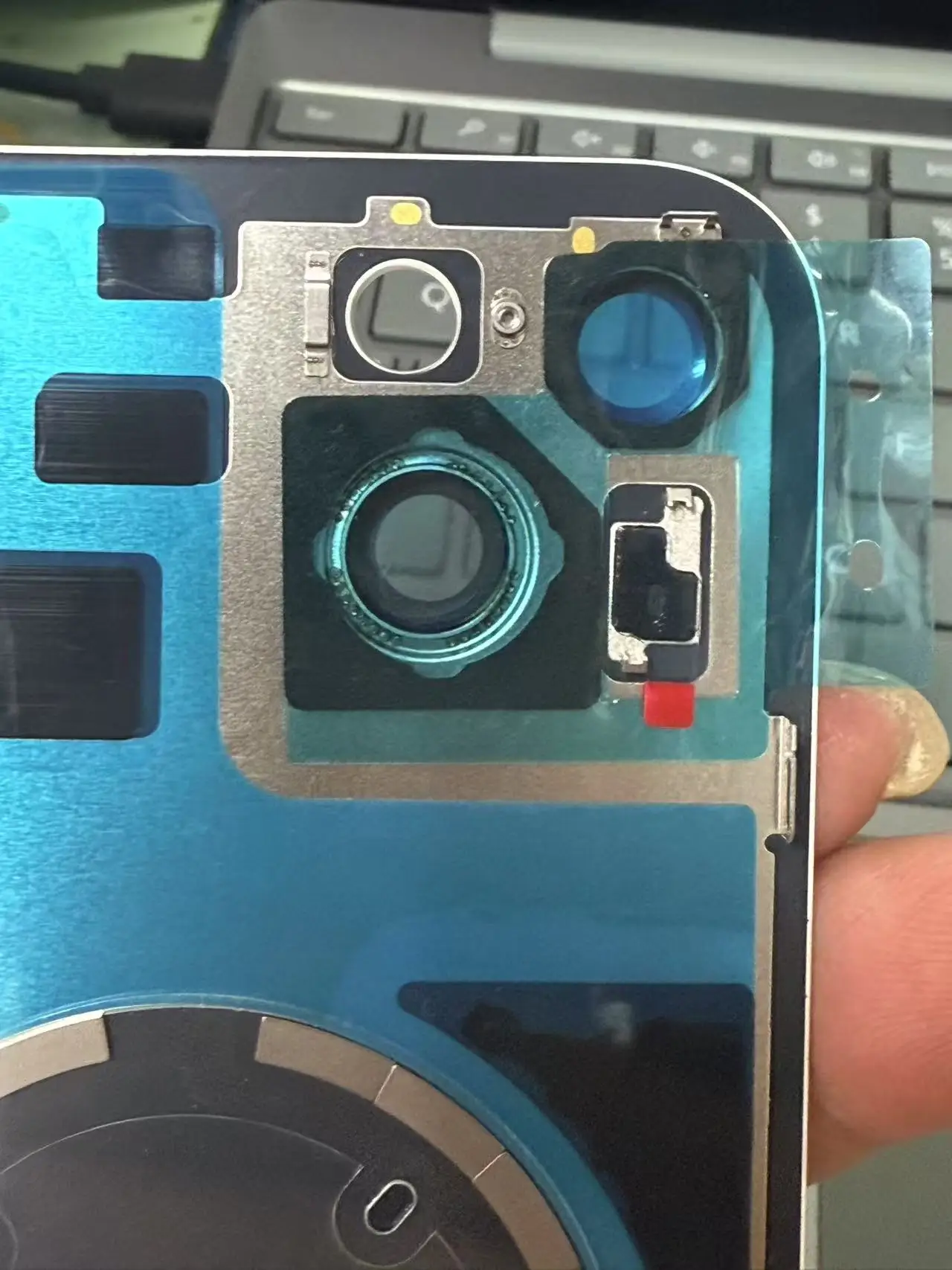 Premium Back Glass for iPhone 14 & 14 Plus 2 Premium Back Glass for iPhone 14 & 14 Plus - Image 2