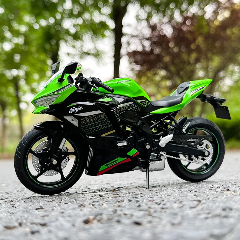 Diecast 1/12 Kawasaki ZX-25R Motorcycle Model 2 Diecast 1/12 Kawasaki ZX-25R Motorcycle Model - Image 2