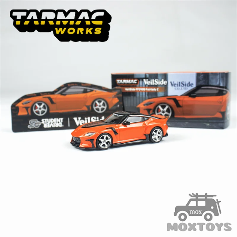 Tarmac Works 1:64 Toyota Hilux Diecast Model 4 Tarmac Works 1:64 Toyota Hilux Diecast Model - Image 4