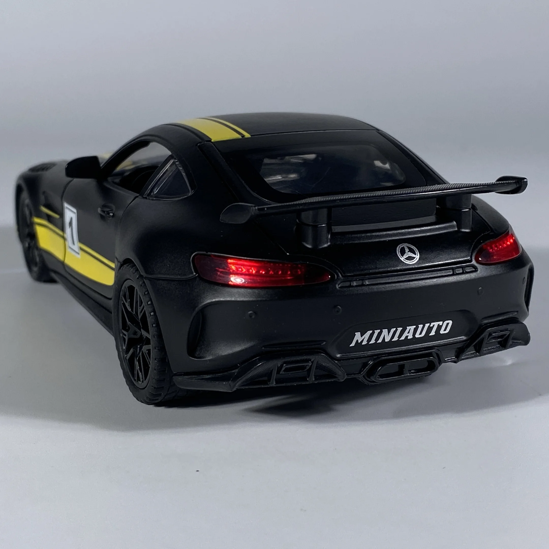 1:32 Scale Benz AMG GT Diecast Model Car 6 1:32 Scale Benz AMG GT Diecast Model Car - Image 6