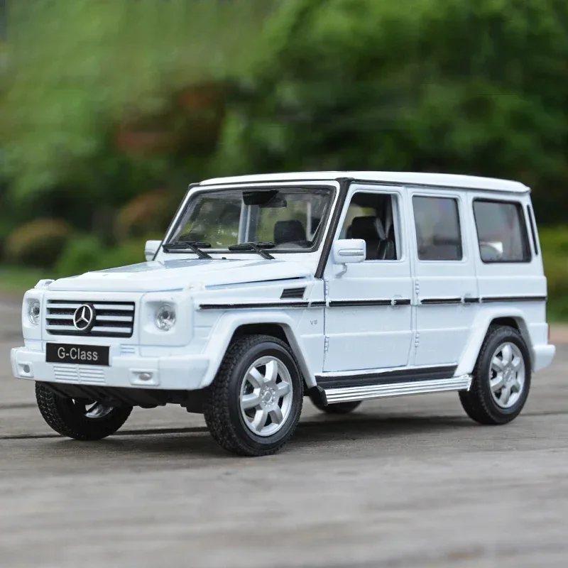 WELLY 1:24 Scale Mercedes-Benz G-Class G500 Model 9 WELLY 1:24 Scale Mercedes-Benz G-Class G500 Model - Image 9