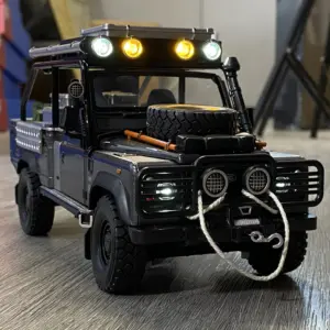 1:24 Land Rover Defender 90 Diecast Model 13 S389f700e0da44efabaaaaf12c8be0c96S