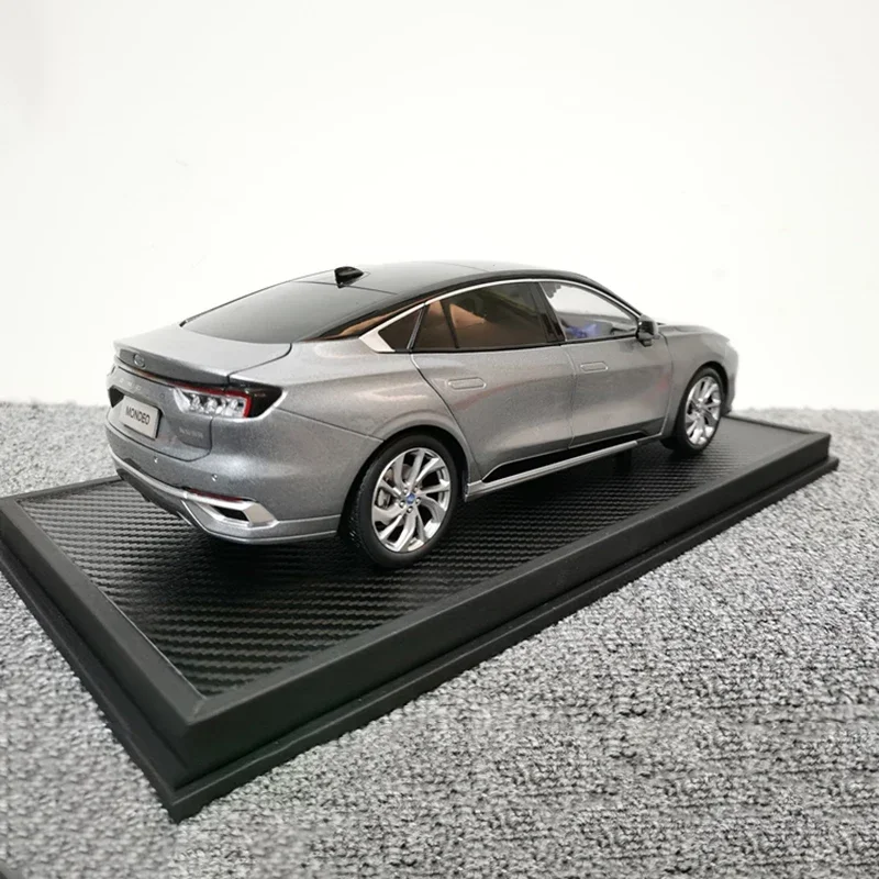 1:18 Scale Ford Mondeo 2022 Diecast Model 5 1:18 Scale Ford Mondeo 2022 Diecast Model - Image 5