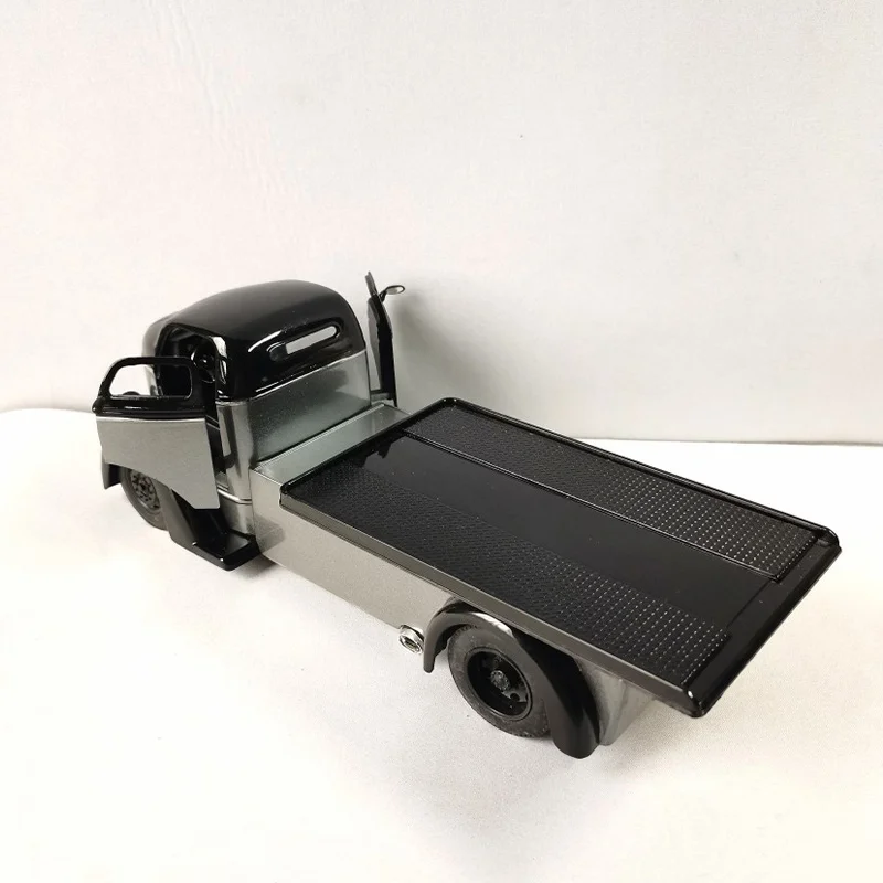 1947 Ford COE Truck 1:24 Scale Diecast Model 5 1947 Ford COE Truck 1:24 Scale Diecast Model - Image 5