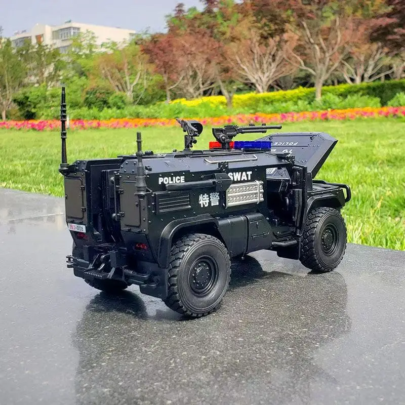 1:32 Scale Alloy Armored Car Model 2 1:32 Scale Alloy Armored Car Model - Image 2